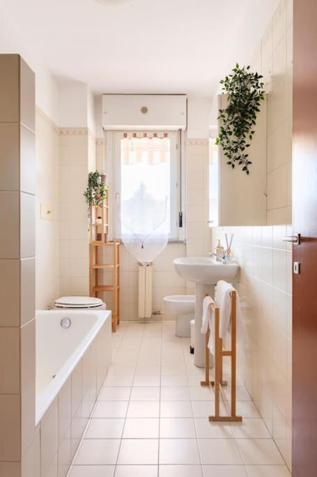 Bussero Elegante Suite Adiacente Metro, Wifi Netflix מראה חיצוני תמונה